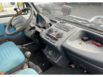 Piaggio Piaggio PFAU Wywrotka 4X4 posypywarka odśnieżarka pług 2009 в лизинг Piaggio Piaggio PFAU Wywrotka 4X4 posypywarka odśnieżarka pług 2009: фото 3