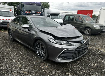Седан TOYOTA