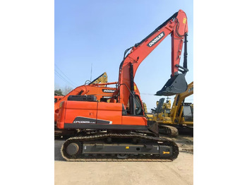 Гусеничный экскаватор DOOSAN DX225