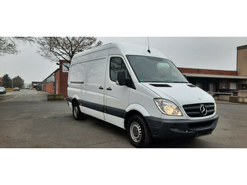 Цельнометаллический фургон MERCEDES-BENZ