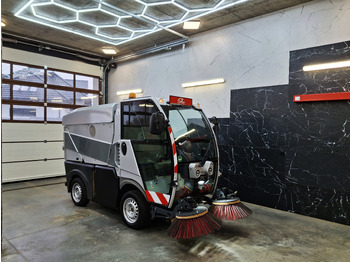 Подметально-уборочная машина BUCHER