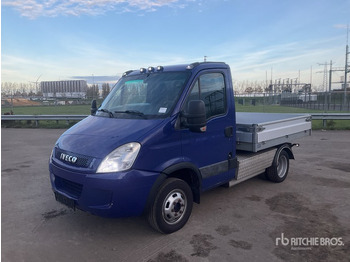Грузовик с закрытым кузовом IVECO