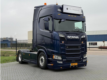 Тягач SCANIA S 520