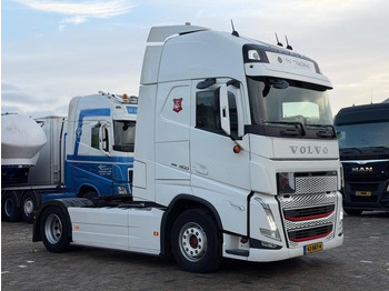 Тягач VOLVO FH13 460