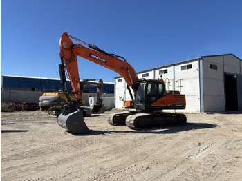 Гусеничный экскаватор DOOSAN DX225