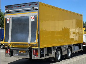 : фото в шапке страницы