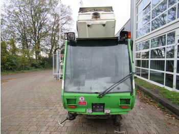 Подметально-уборочная машина TENNANT HMF 214 Veegmachine, DEFECT / FOR PARTS: фото 3