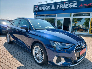 Легковой автомобиль AUDI
