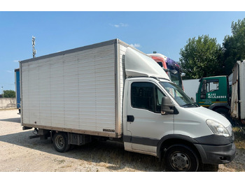 Фургон с закрытым кузовом IVECO