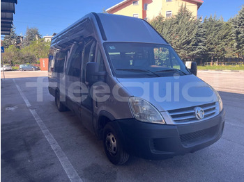 Микроавтобус IVECO Daily