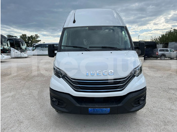 Микроавтобус IVECO Daily