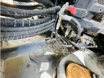 Колёсный погрузчик Komatsu WA380-8: фото 3 Колёсный погрузчик Komatsu WA380-8: фото 3