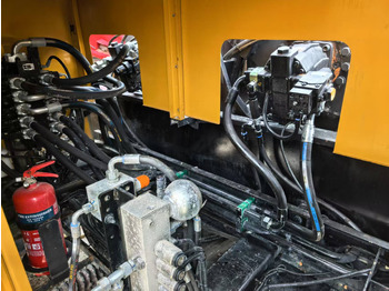 Гусеничный кран SANY SCC1000A-6: фото 3 Гусеничный кран SANY SCC1000A-6: фото 3