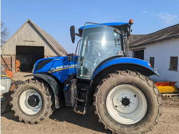 Трактор NEW HOLLAND T7