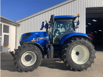 Трактор NEW HOLLAND T7.225