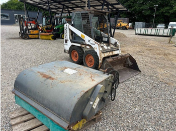 Мини-погрузчик с бортовым поворотом Bobcat 553: фото 2