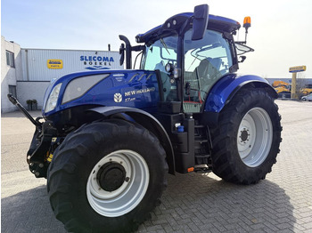 Трактор NEW HOLLAND T7.225