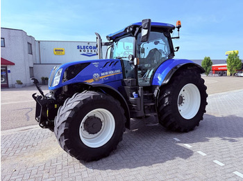 Трактор NEW HOLLAND T7.245
