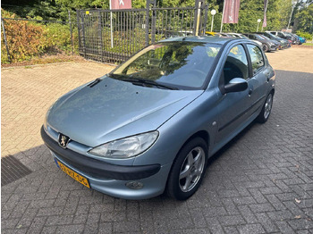 Хэтчбек PEUGEOT