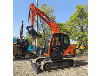 Гусеничный экскаватор DOOSAN DX75