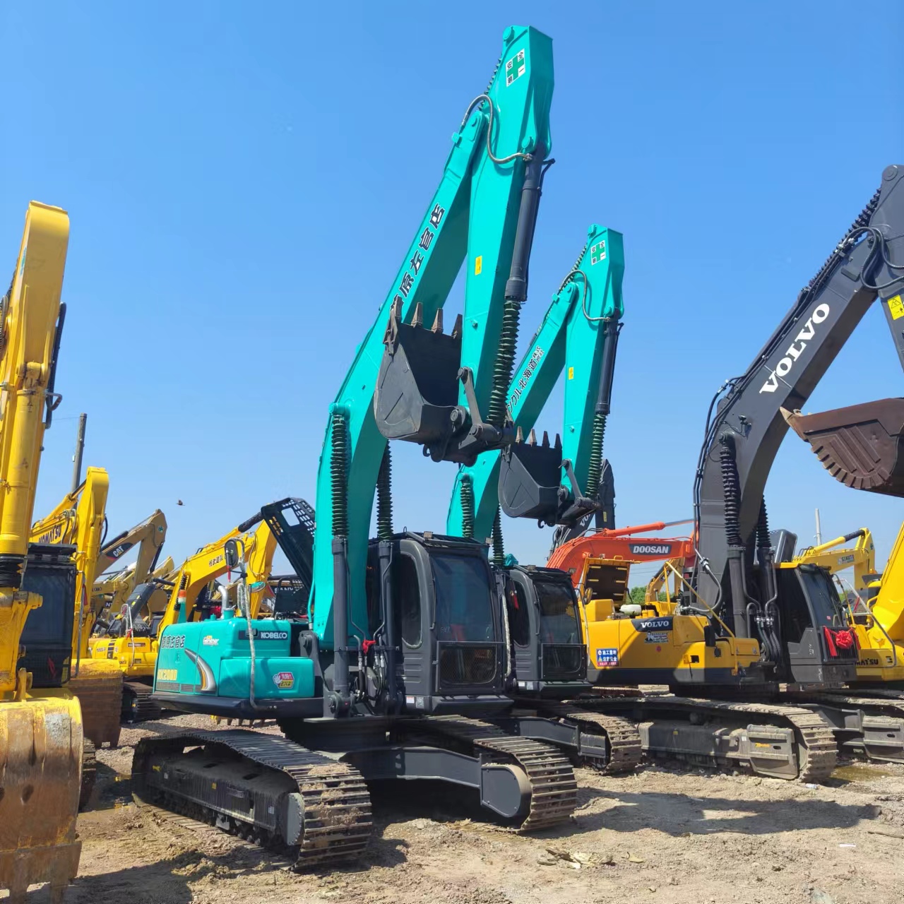 Гусеничный экскаватор KOBELCO