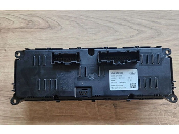 : фото в шапке страницы