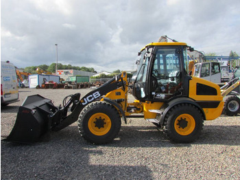 Колёсный погрузчик JCB 409