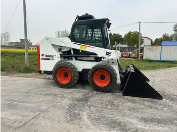 Мини-погрузчик с бортовым поворотом BOBCAT S550