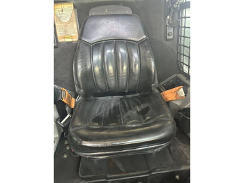 Мини-погрузчик с бортовым поворотом Bobcat S450: фото 2 Мини-погрузчик с бортовым поворотом Bobcat S450: фото 2