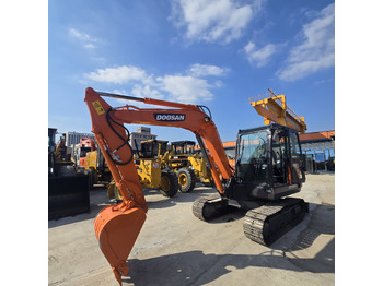 Мини-экскаватор DOOSAN DX60
