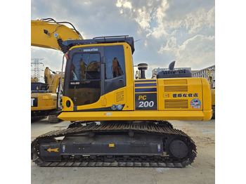 Гусеничный экскаватор KOMATSU PC200-8
