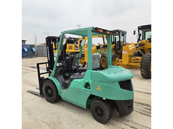 Дизельный погрузчик Mitsubishi FD30: фото 5 Дизельный погрузчик Mitsubishi FD30: фото 5