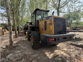 Колёсный погрузчик SEM