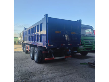 Самосвал SINOTRUK HOWO 8x4: фото 4