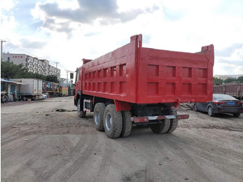 Самосвал SINOTRUK HOWO: фото 4