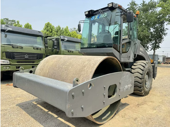 Дорожный каток XCMG