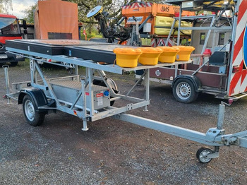 Прицеп Neuwertige Nissen LED VLT Verkehrsleittafel Verkehrsleitanhänger Verkehrssicherungsanhänger Leitanhänger Leittafel Absperrtafel FAT Verkehrssicherung GPS: фото 2