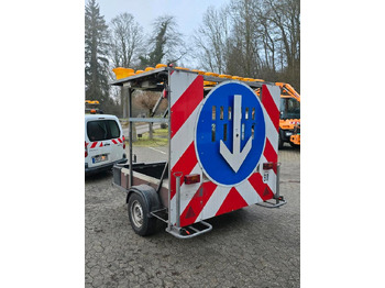 Прицеп Nissen LED Absperrtafel FAT Verkehrsleittafel Verkehrssicherungsanhänger Verkehrsleitanhänger Sperrwand: фото 4