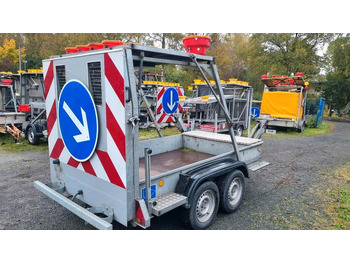 Прицеп Trebbiner FAZ LRF FAT Absperrtafel Fahrbare Sperrwand Verkehrsleittafel Verkehrsleitanhänger Verkehrssicherungsanhänger: фото 3