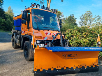 Снегоуборочная машина UNIMOG U400