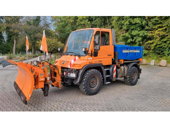 Снегоуборочная машина UNIMOG