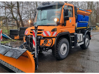 Снегоуборочная машина UNIMOG