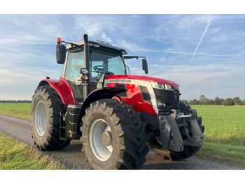 Трактор MASSEY FERGUSON 100 series