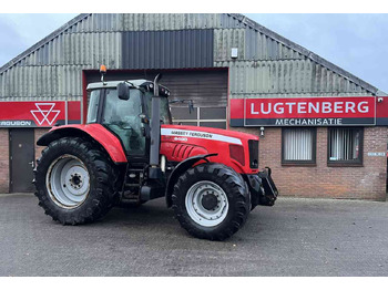 Трактор MASSEY FERGUSON