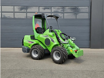 Гусеничный мини-погрузчик AVANT