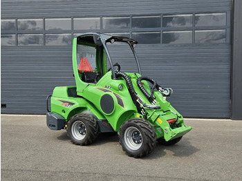 Гусеничный мини-погрузчик AVANT