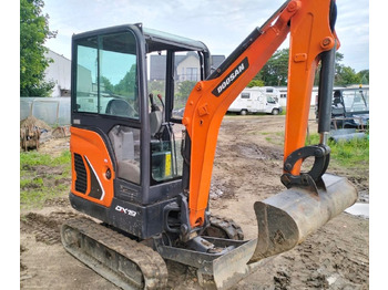 Гусеничный экскаватор Doosan DX19: фото 2