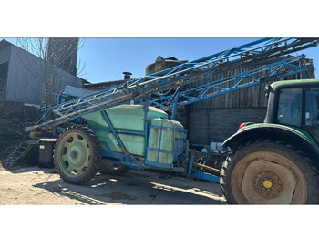 Прицепной опрыскиватель BERTHOUD