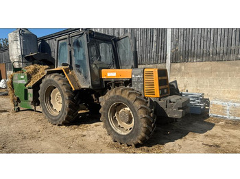 Трактор RENAULT