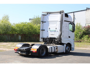 Тягач Mercedes-Benz Actros 1845: фото 4